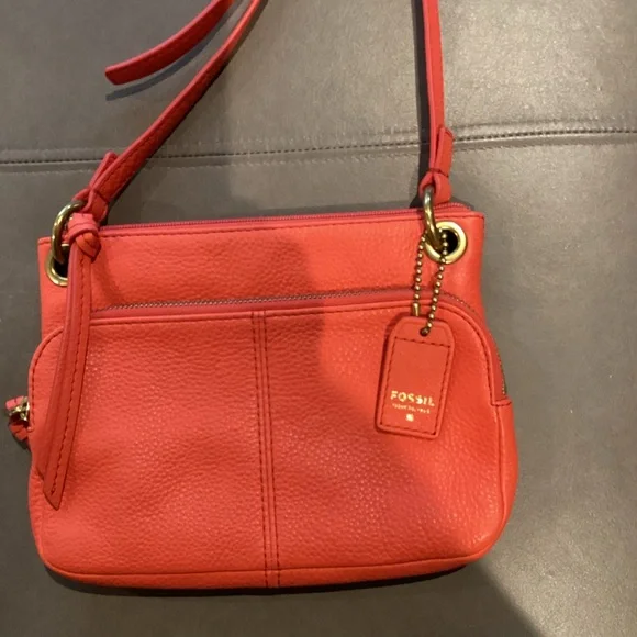 Fossil Vibrant Melon Leather Crossbody Bag in EUC - Picture 2 of 10